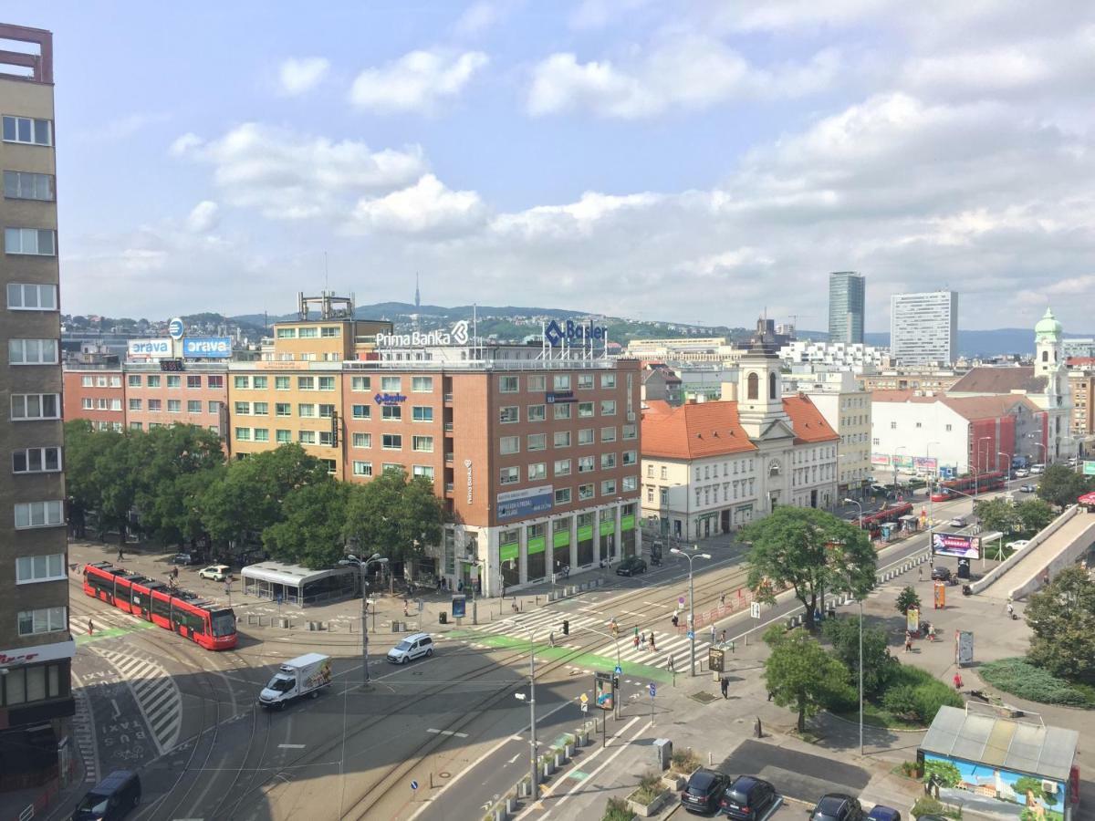 Center Place * Pressburg