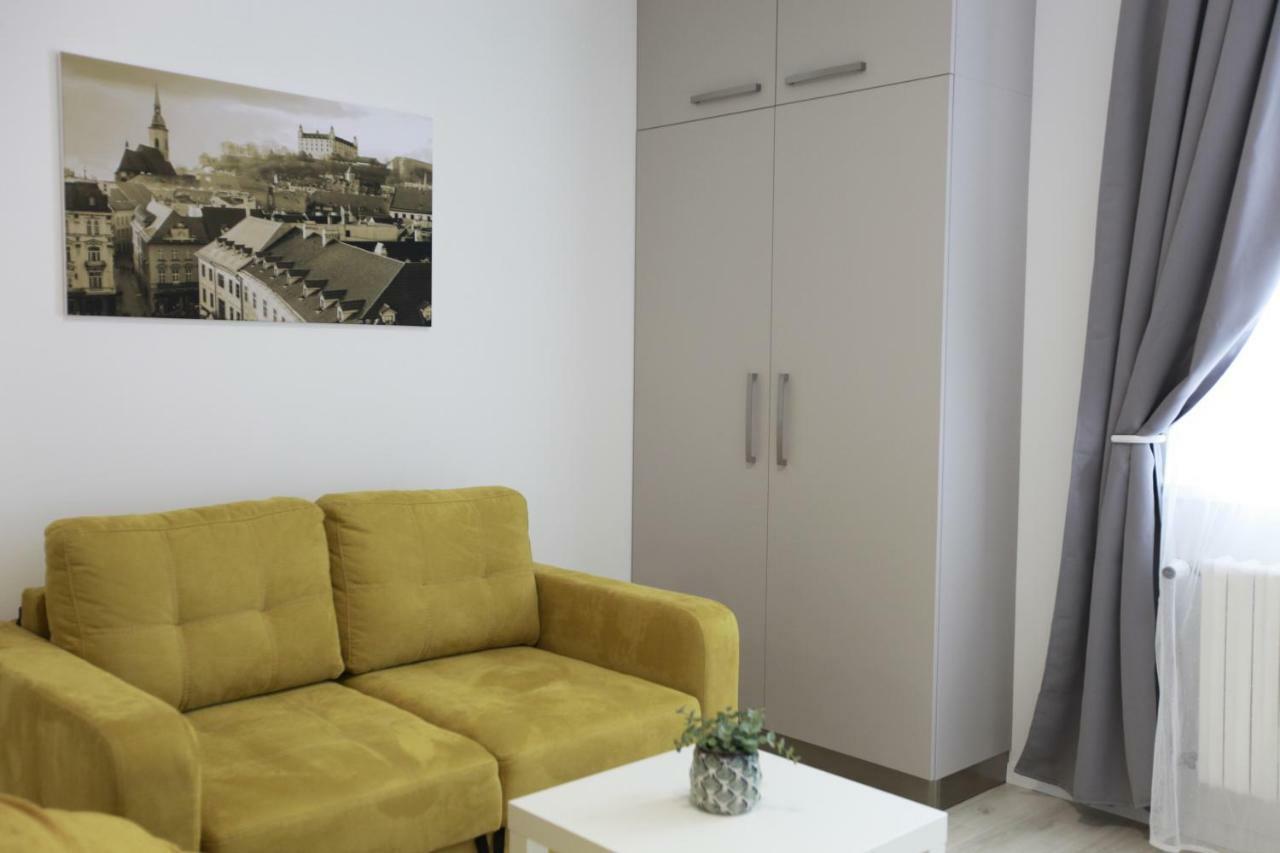 Apartment Center Place Pressburg