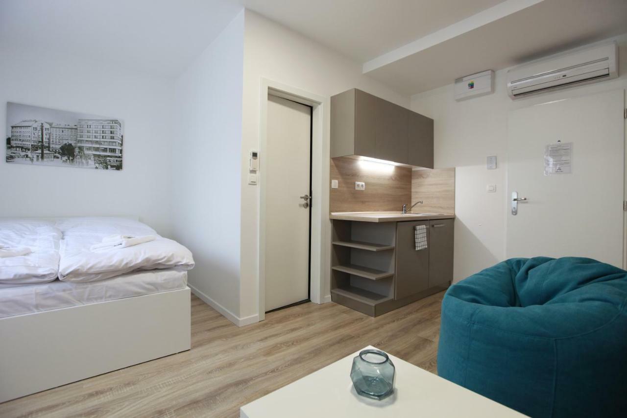 Apartment Center Place Pressburg