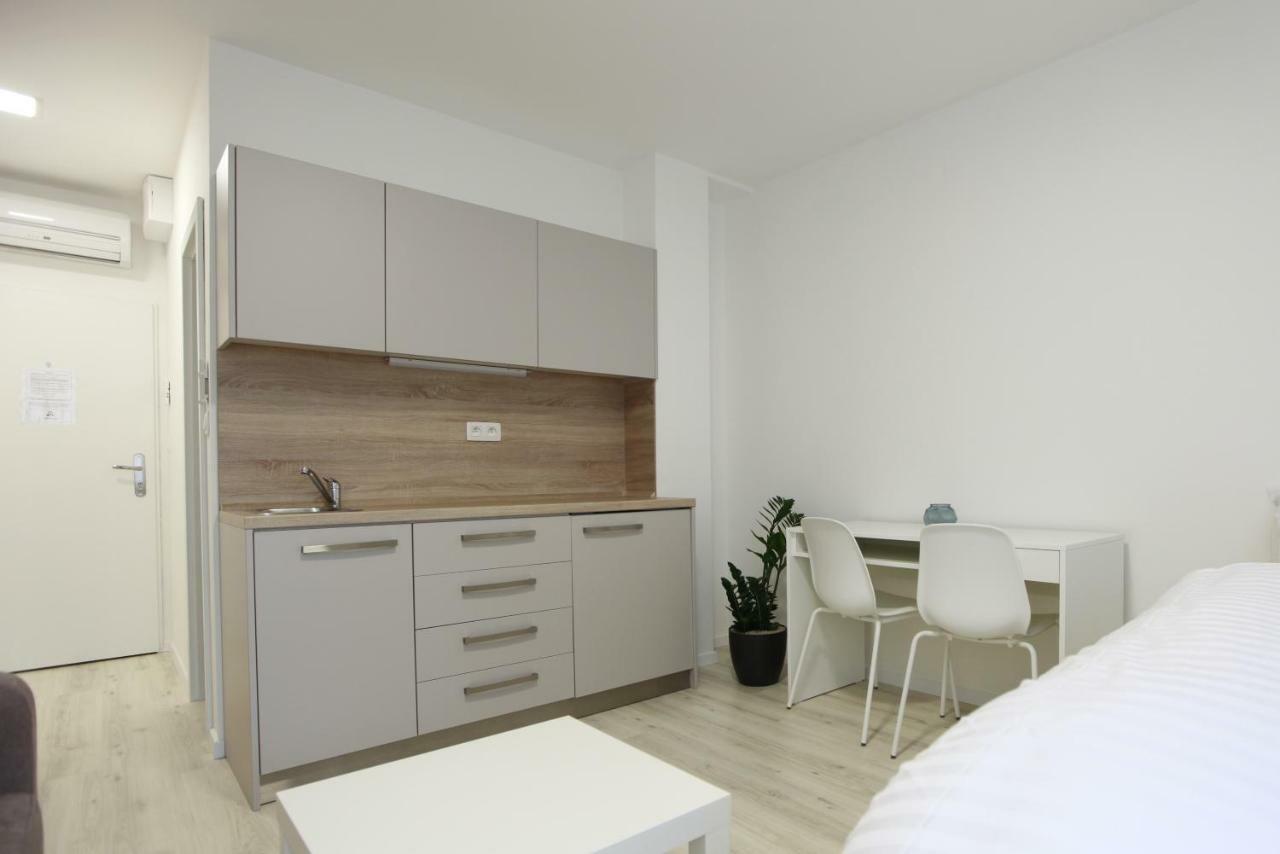 Apartment Center Place Pressburg